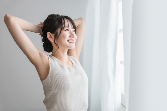 リラックスする女性